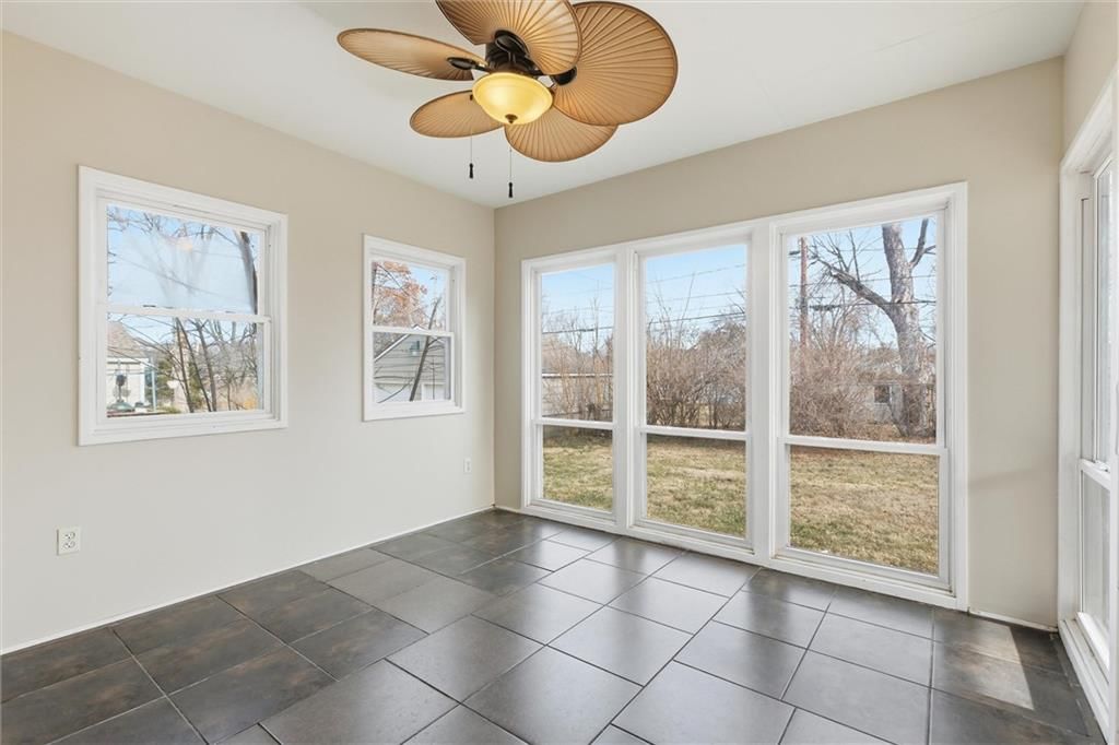 8431 DOUGLAS Avenue — photo 15