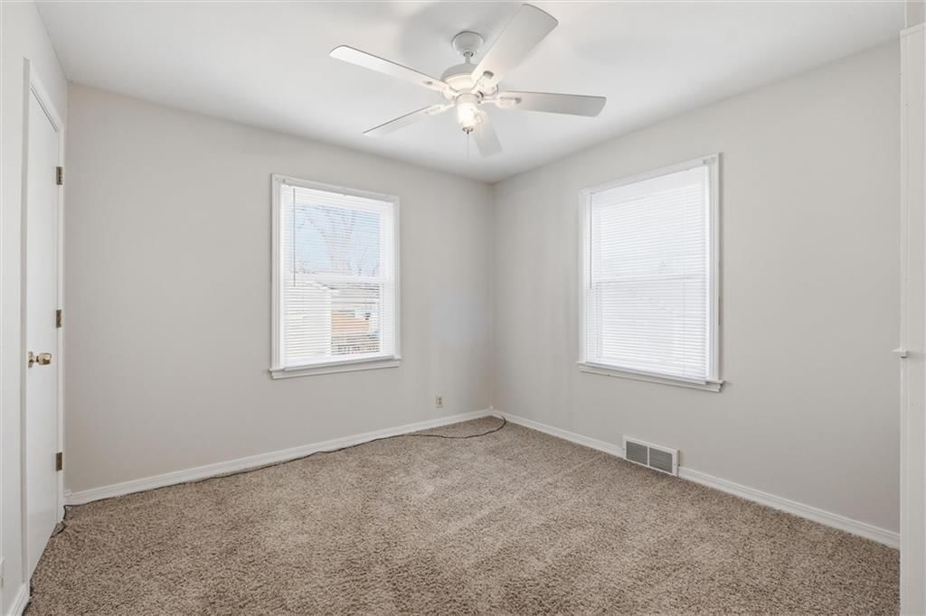 8431 DOUGLAS Avenue — photo 17