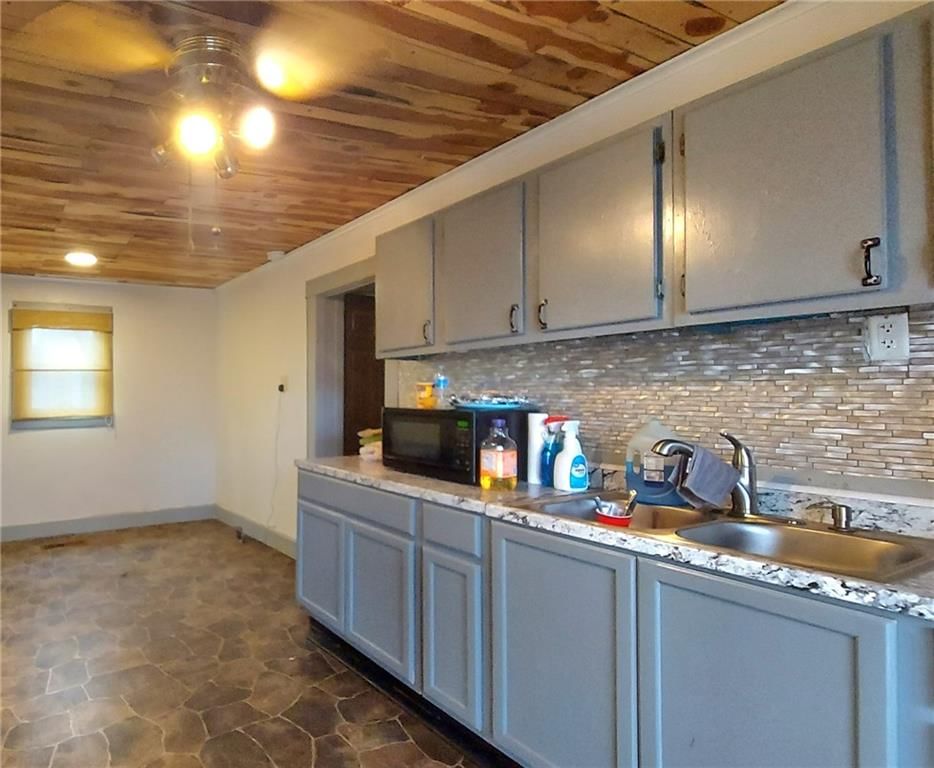 304 N Miles Street — photo 6
