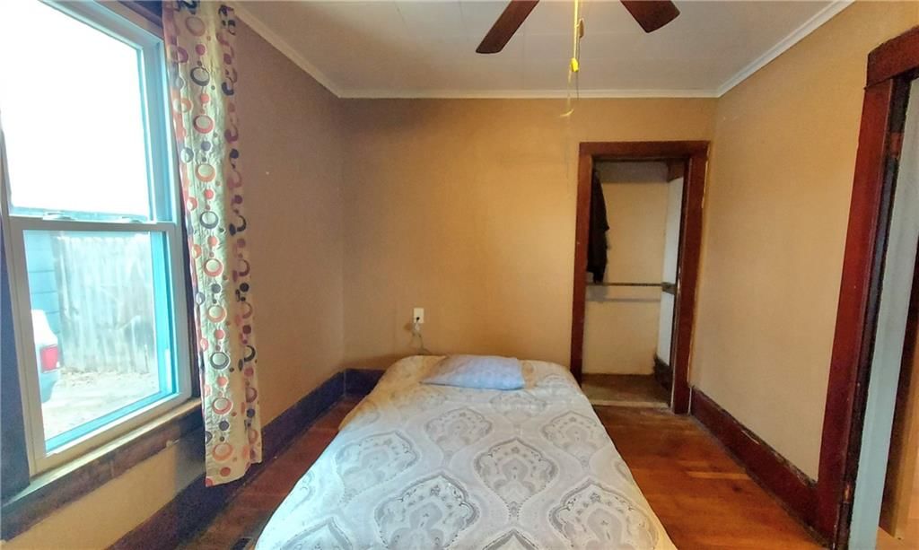 304 N Miles Street — photo 8