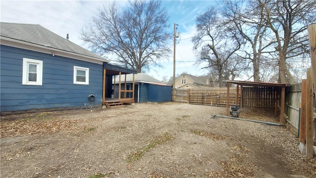 304 N Miles Street — photo 16
