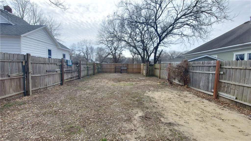304 N Miles Street — photo 17