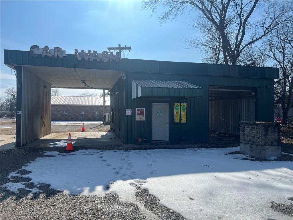 610 Maple Street — photo 2