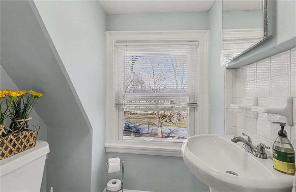 921 MANOR Road — photo 14