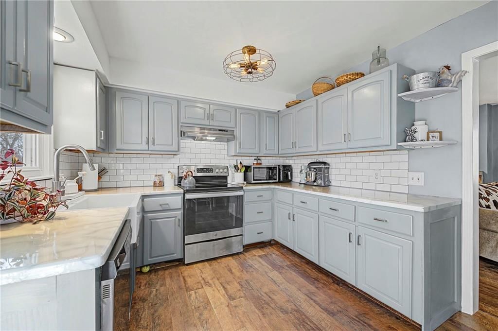 325 Matthews Lane — photo 11