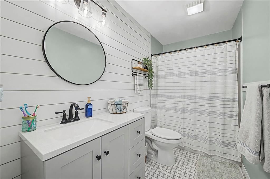 325 Matthews Lane — photo 18