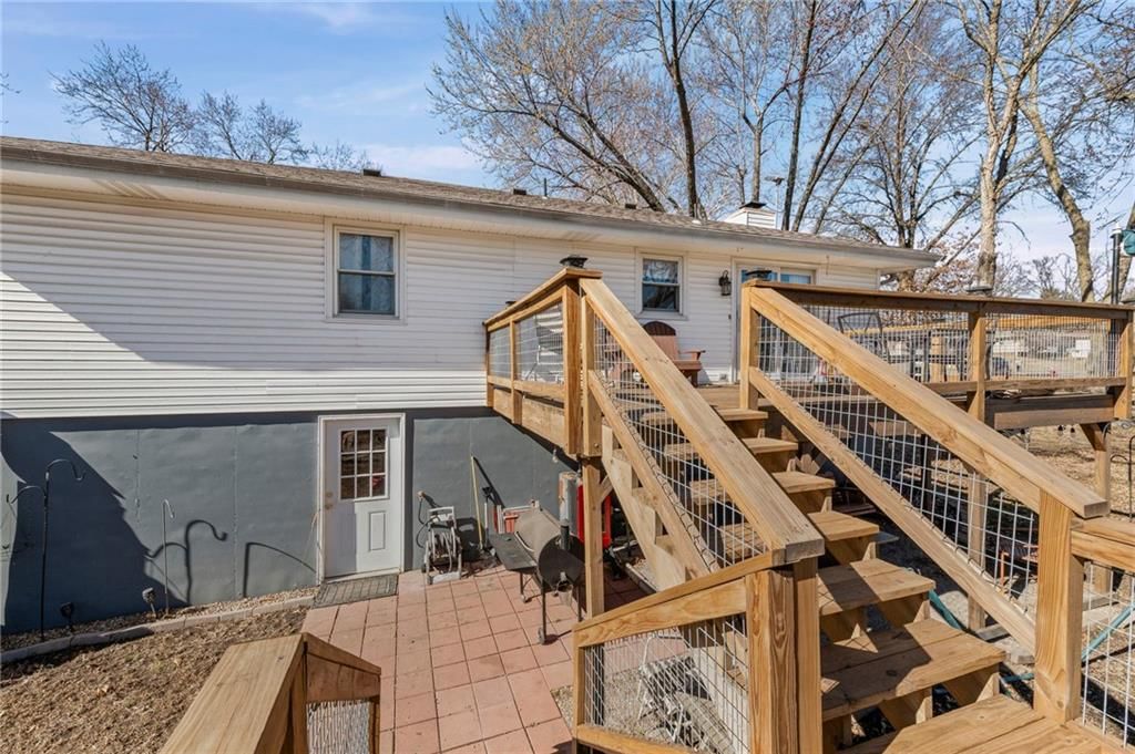 325 Matthews Lane — photo 29