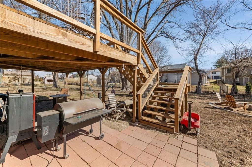 325 Matthews Lane — photo 30