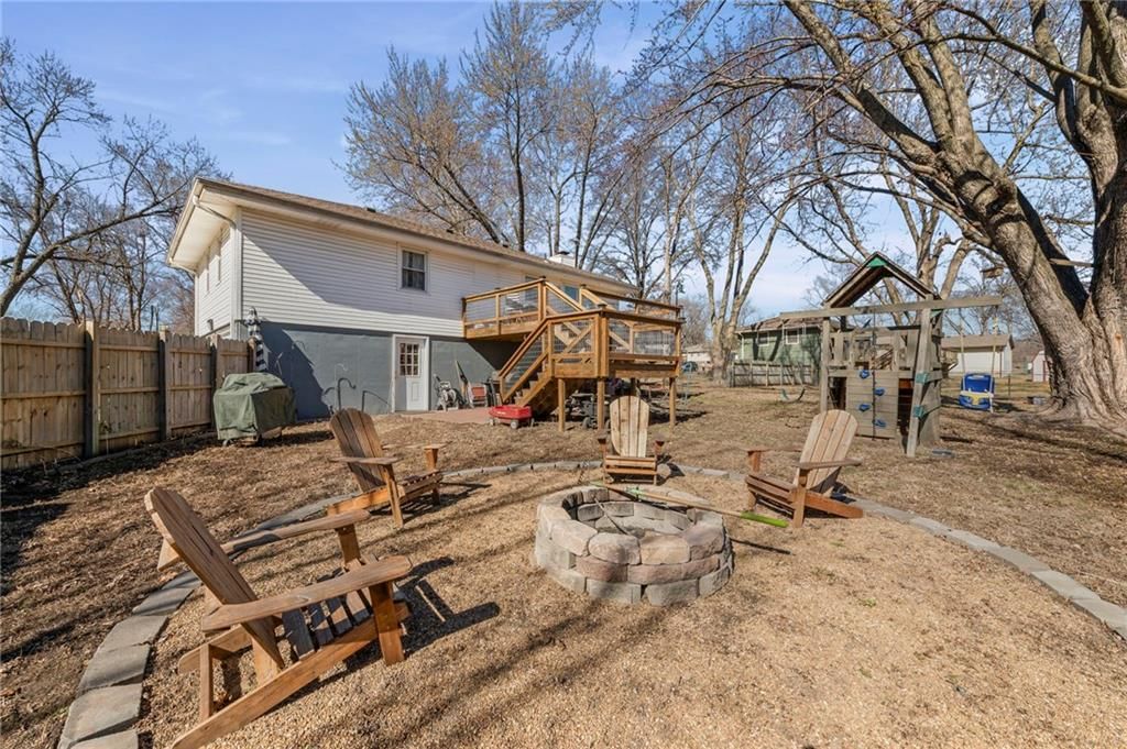 325 Matthews Lane — photo 33