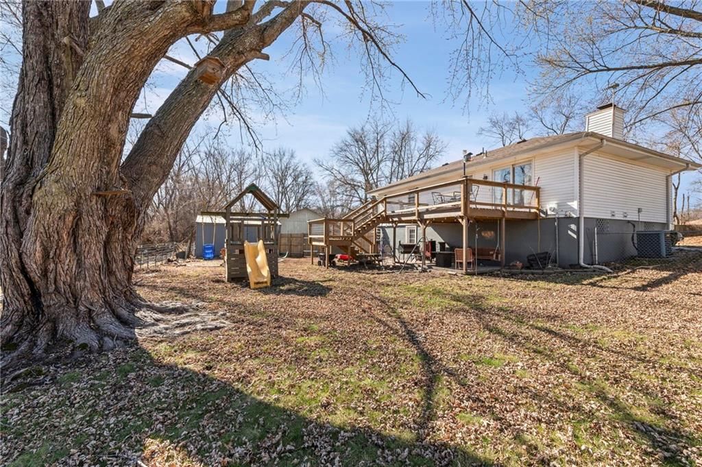 325 Matthews Lane — photo 34