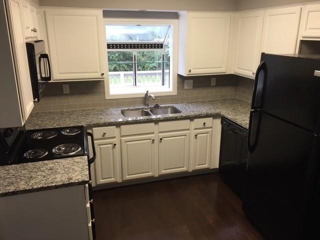 5912 W 75th Street — photo 2