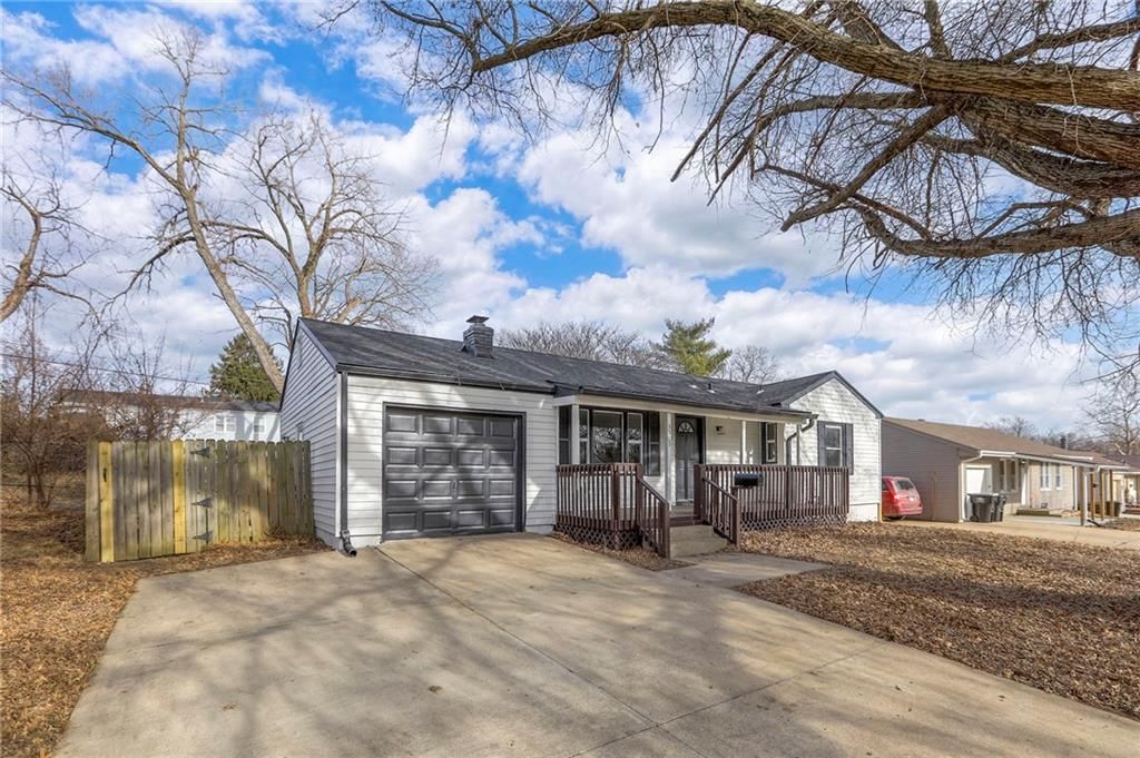 3303 N Mccoy Street — photo 2