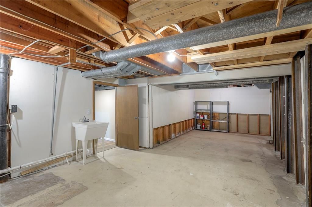468 W 104th Street — photo 25