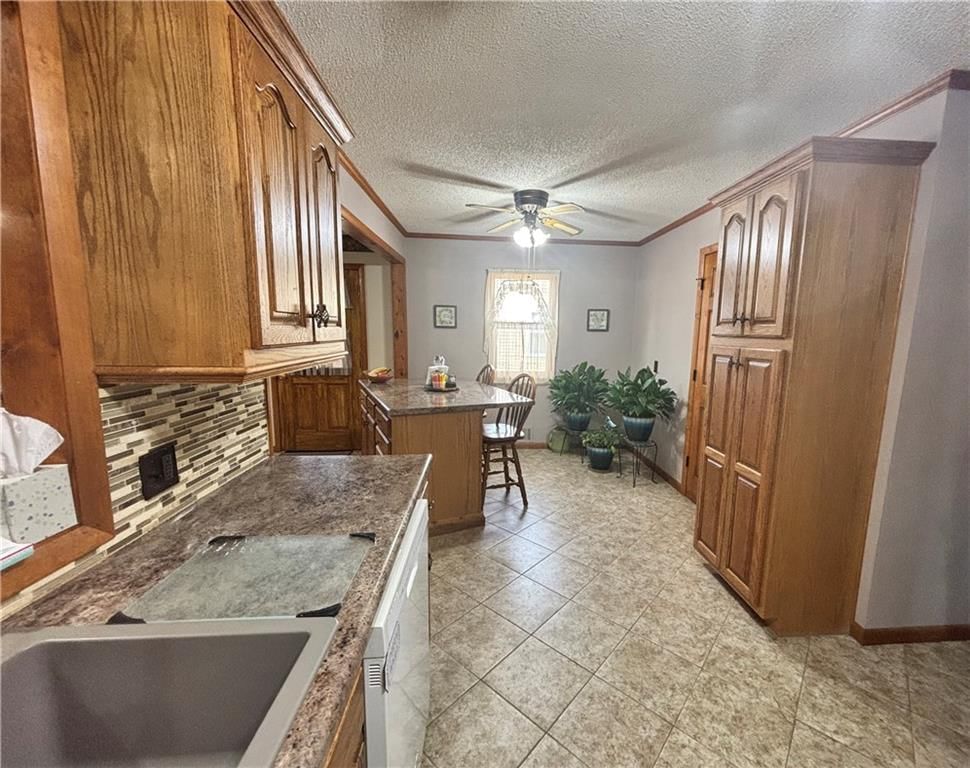 924 Osbun Street — photo 7