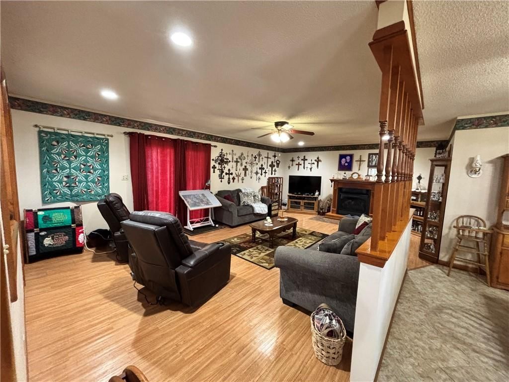 924 Osbun Street — photo 9