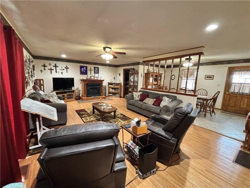 924 Osbun Street — photo 10
