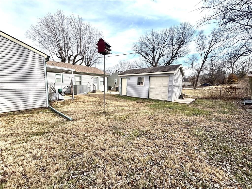 924 Osbun Street — photo 20