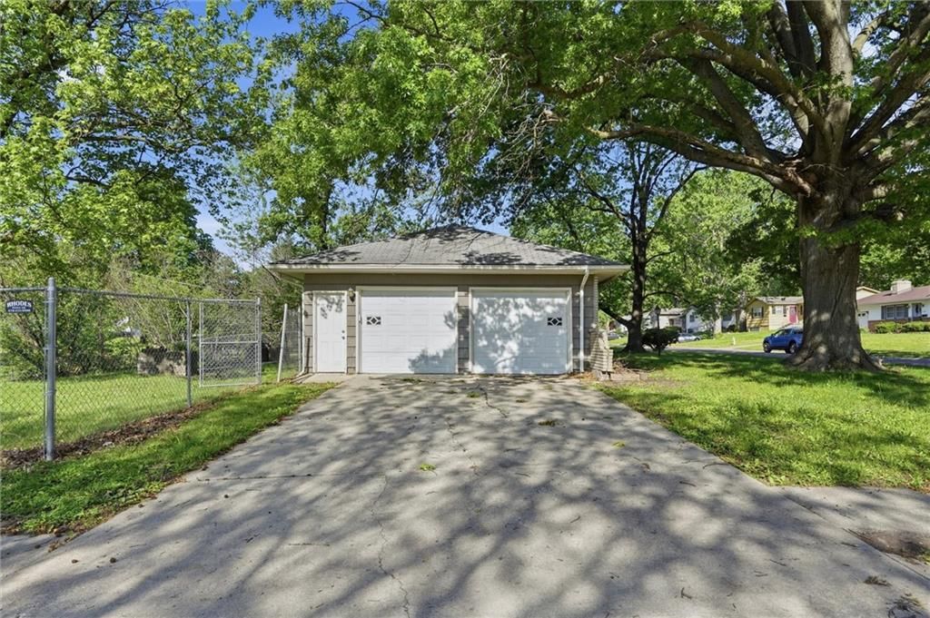 8705 E 83rd Terrace — photo 4