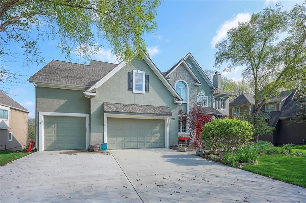 4512 Ironhorse Drive — photo 2