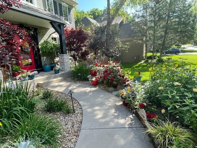 4512 Ironhorse Drive — photo 3
