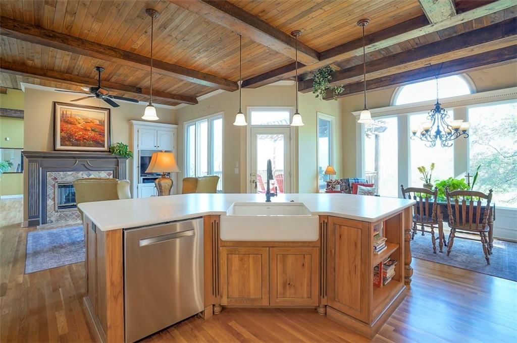 4512 Ironhorse Drive — photo 8