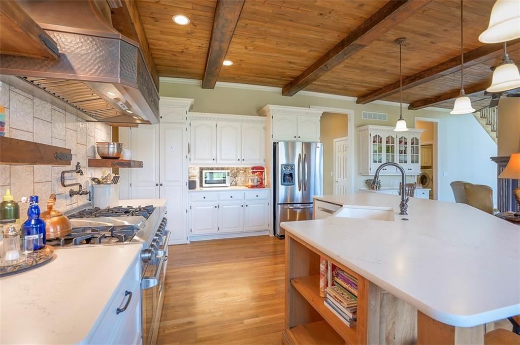 4512 Ironhorse Drive — photo 10