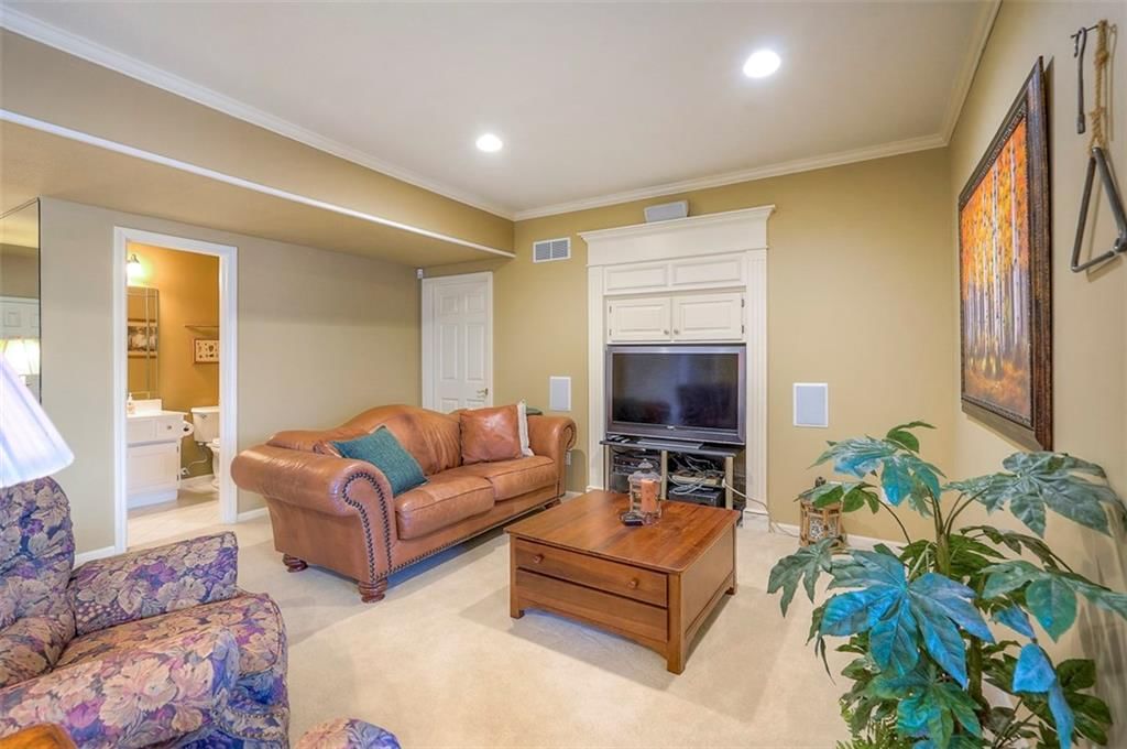 4512 Ironhorse Drive — photo 22
