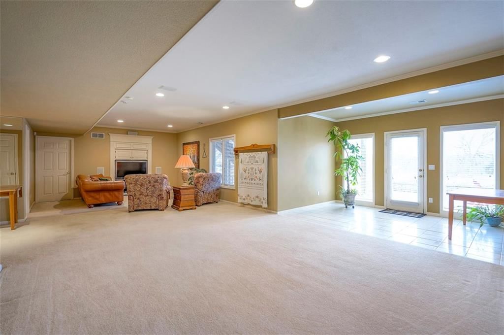 4512 Ironhorse Drive — photo 23
