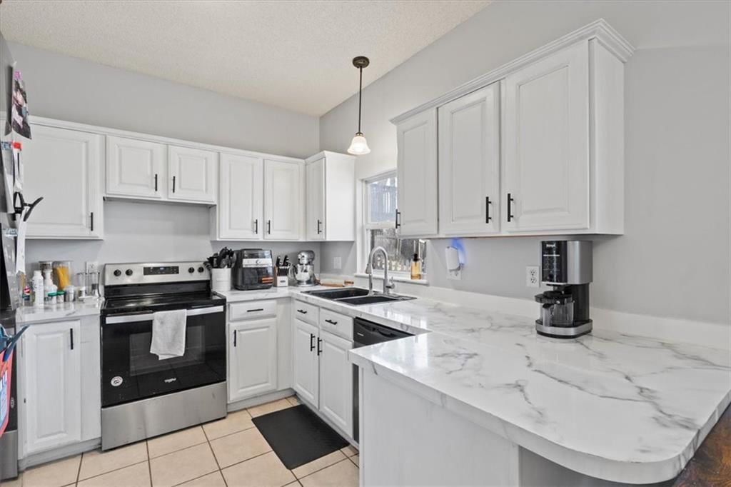 12508 Fountain Lake Drive — photo 9