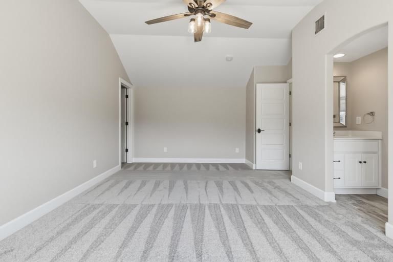 10231 N Kansas Avenue — photo 47