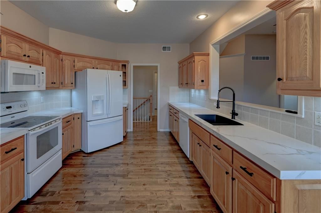 13303 Forest Oaks Drive — photo 8