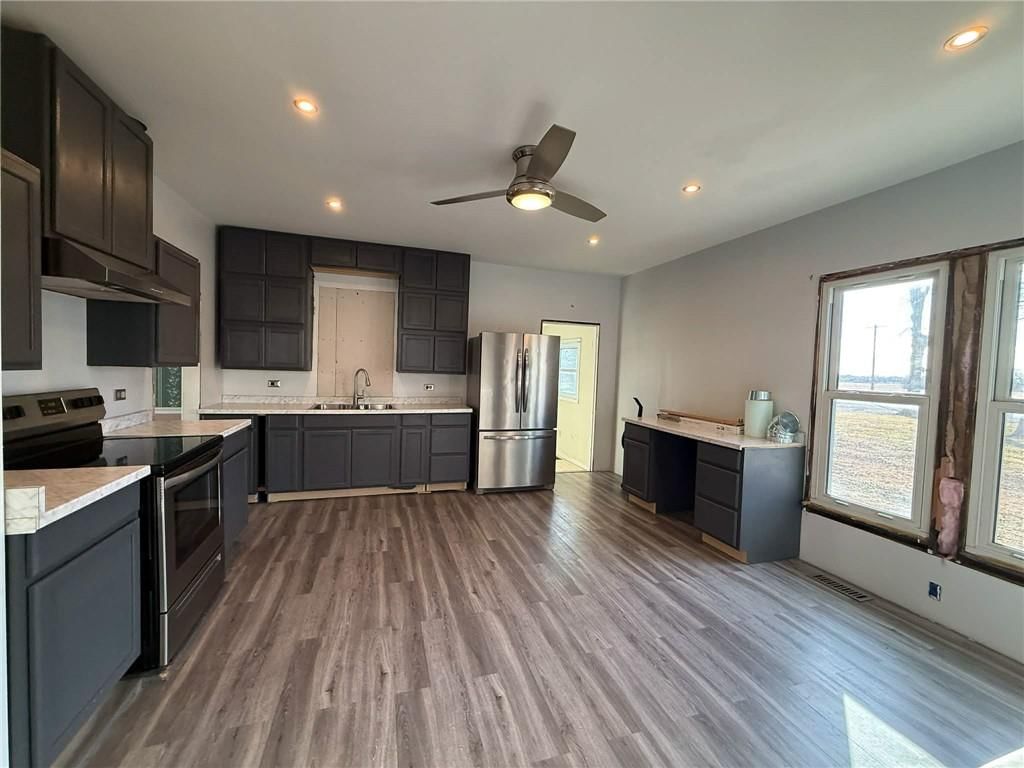 524 W Elm Street — photo 11