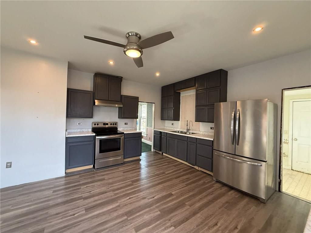 524 W Elm Street — photo 12