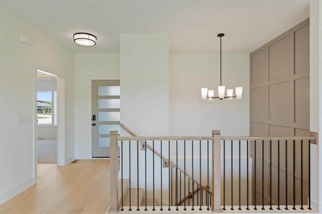2111 SW Harvest Moon Lane — photo 2