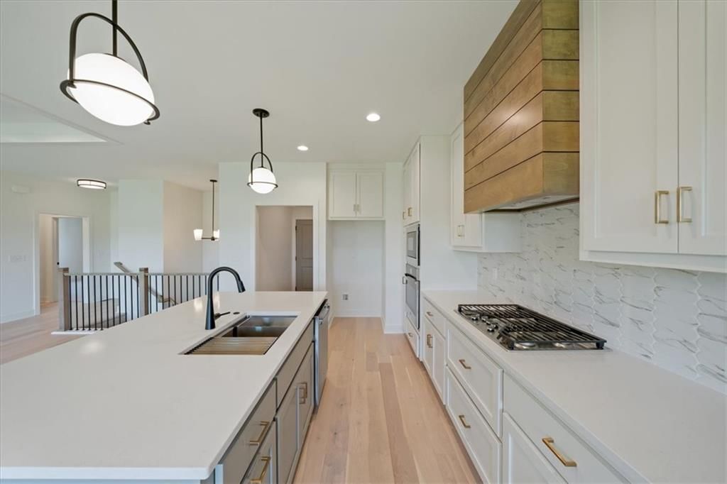 2111 SW Harvest Moon Lane — photo 8
