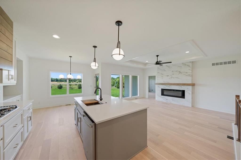 2111 SW Harvest Moon Lane — photo 9
