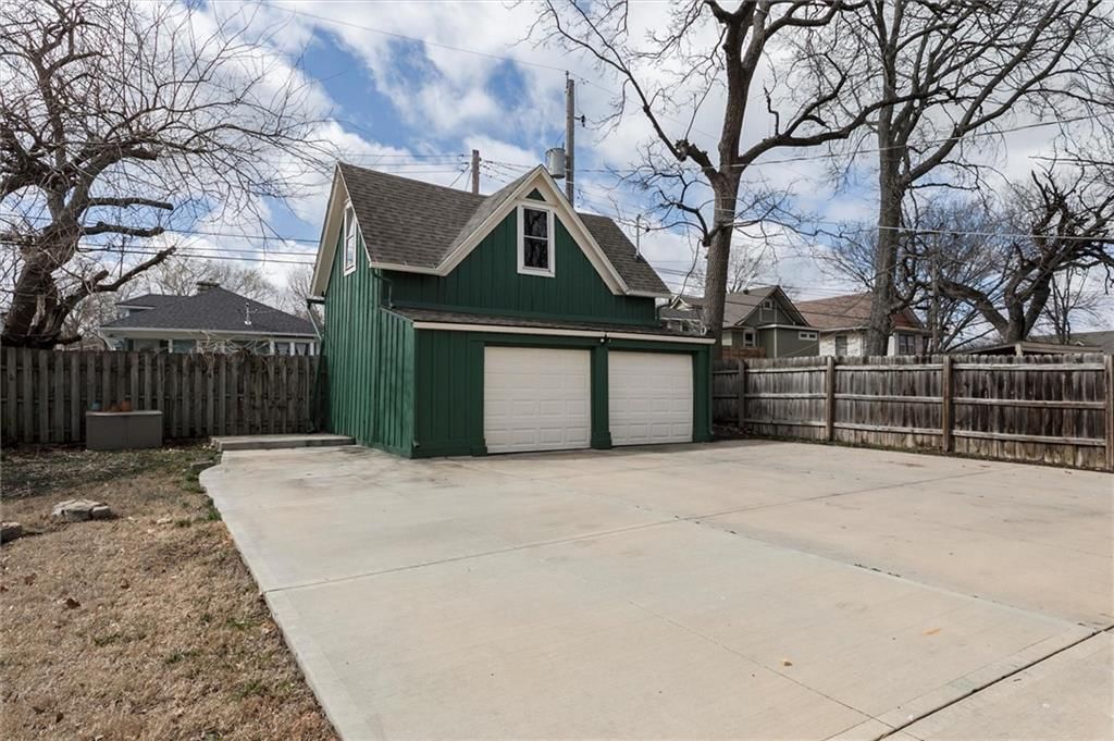 3928 Terrace Street — photo 30