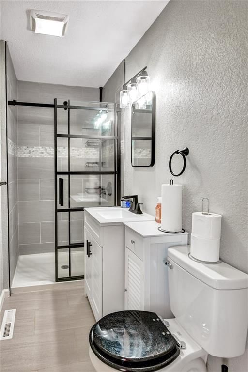 8007 E 92nd Terrace — photo 13