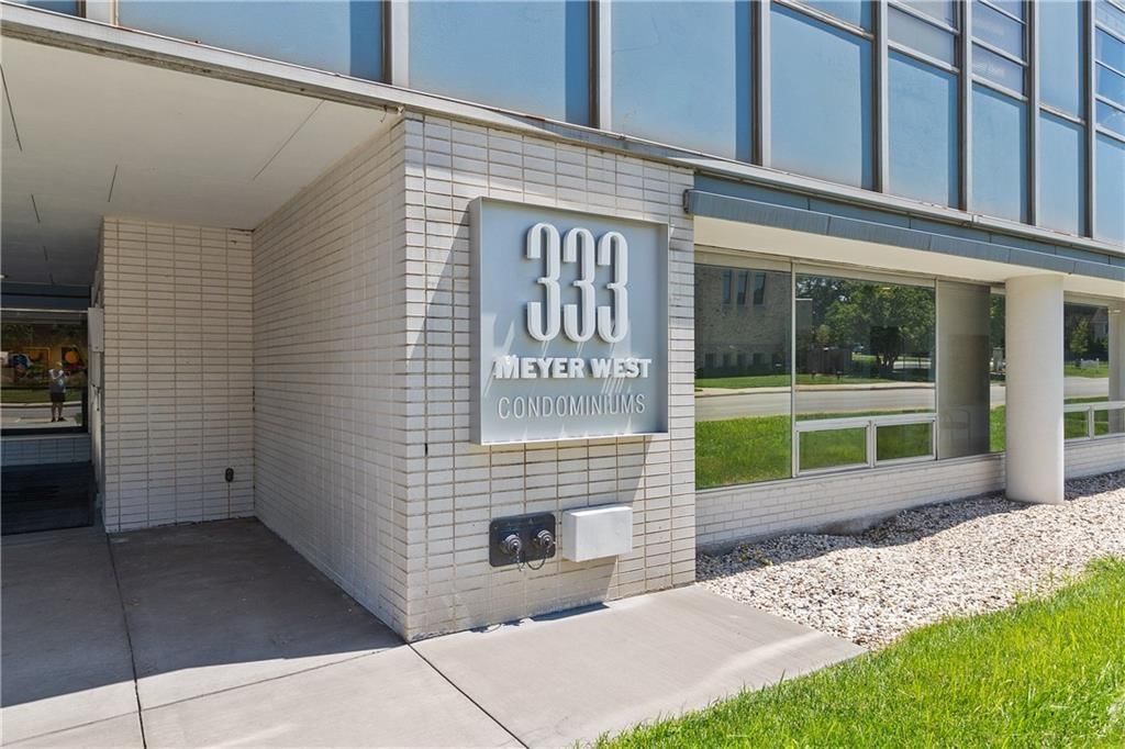 333 W meyer Boulevard — photo 2