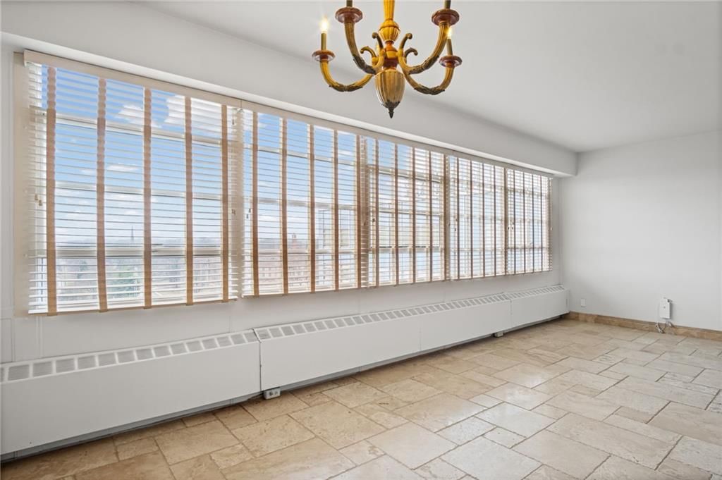 333 W meyer Boulevard — photo 3