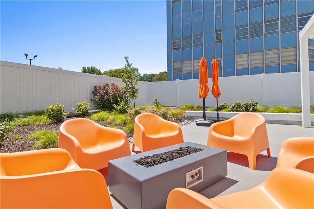 333 W meyer Boulevard — photo 17