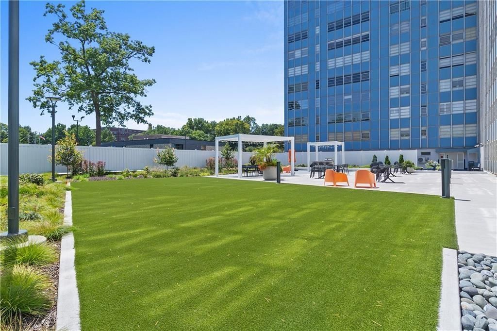 333 W meyer Boulevard — photo 20