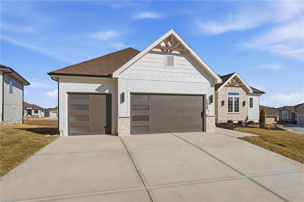 1520 NE Stewart Place — photo 3