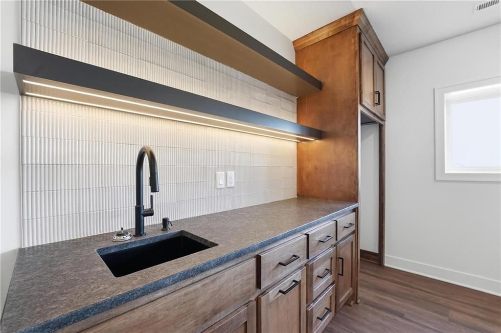 1520 NE Stewart Place — photo 36