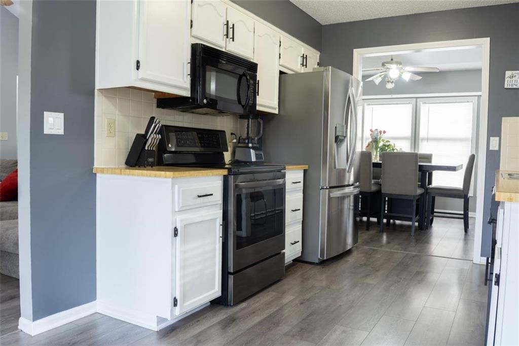 11526 N Wayne Avenue — photo 3