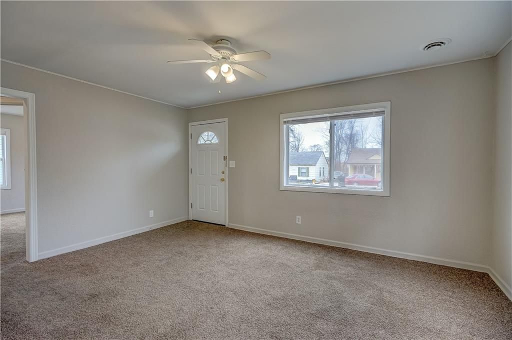523 E Nettleton Avenue — photo 5