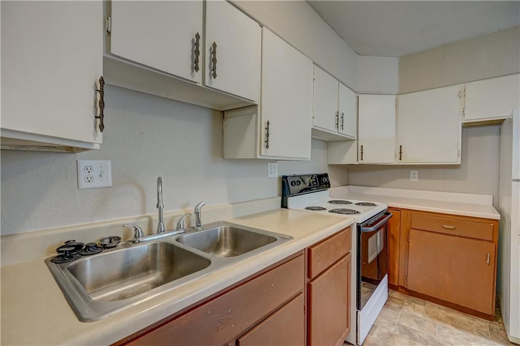 523 E Nettleton Avenue — photo 8