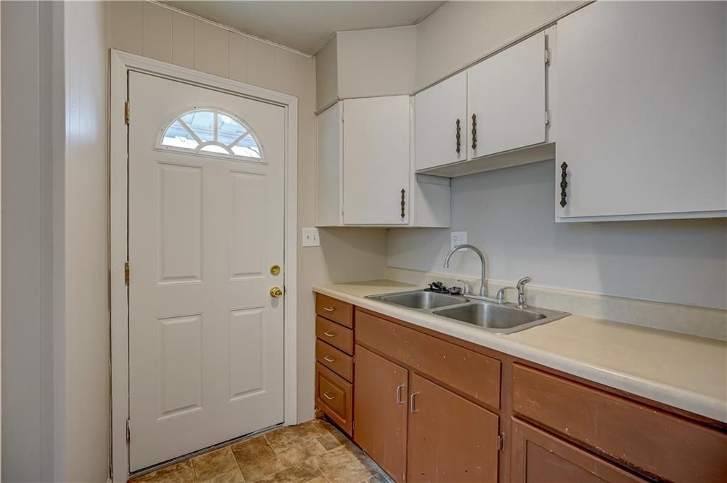 523 E Nettleton Avenue — photo 10