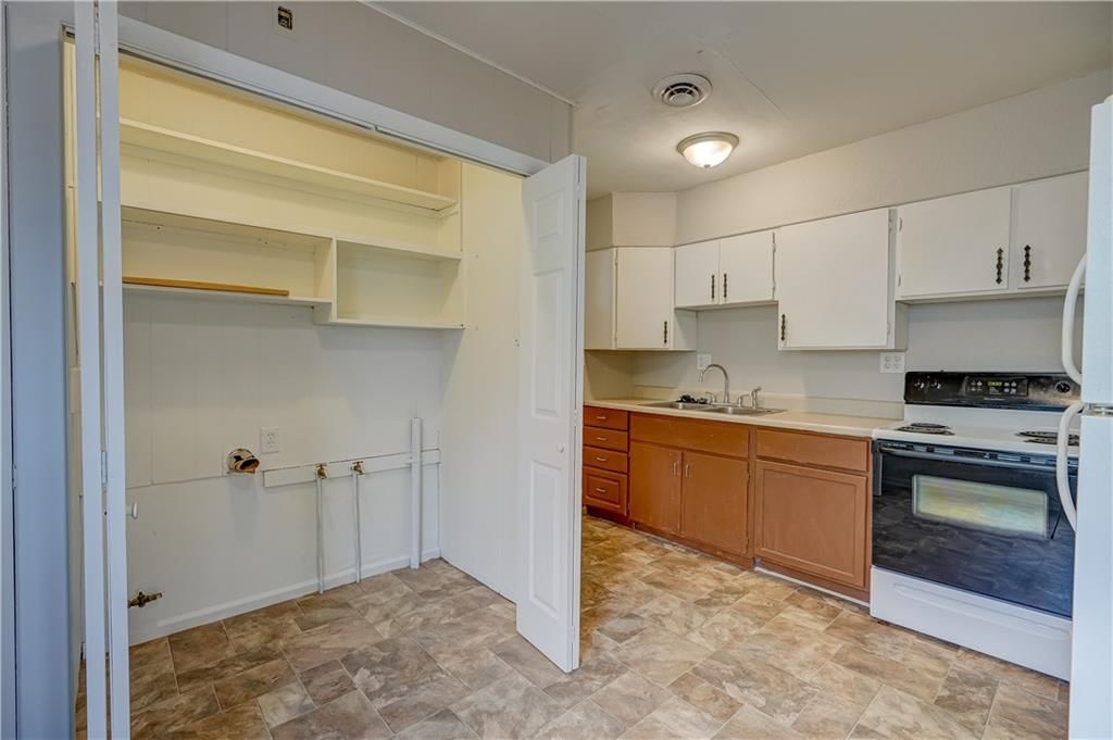 523 E Nettleton Avenue — photo 11