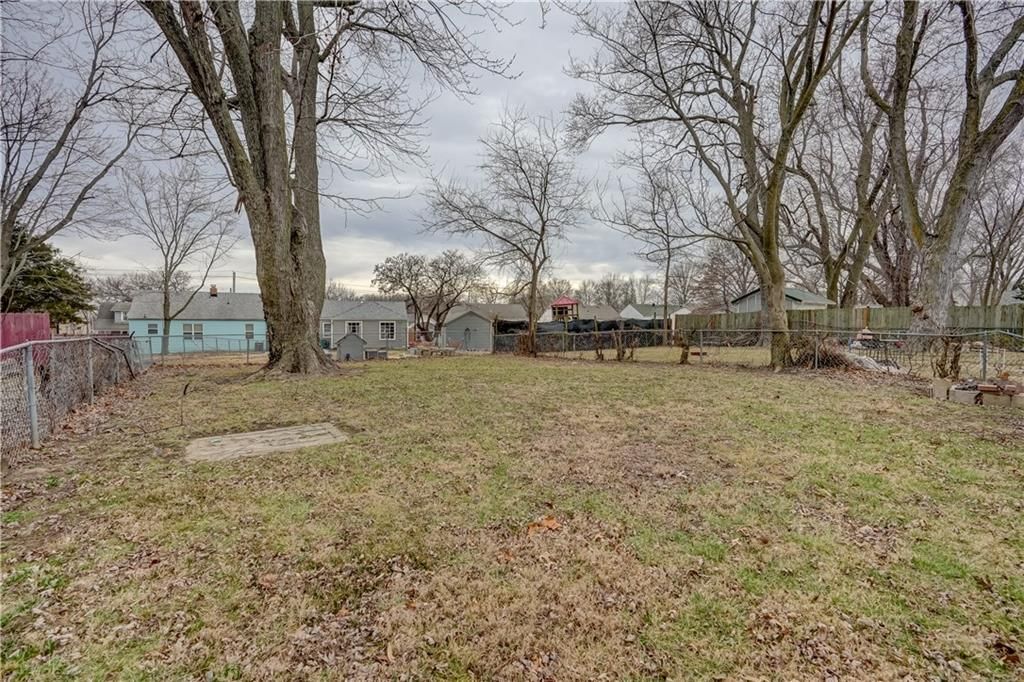 523 E Nettleton Avenue — photo 25